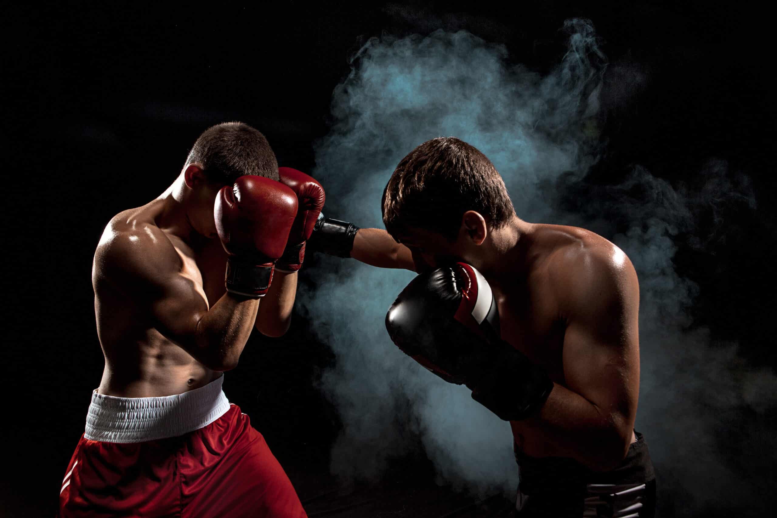 Männer beim Boxen im Kosak Fight Club Böheimkirchen